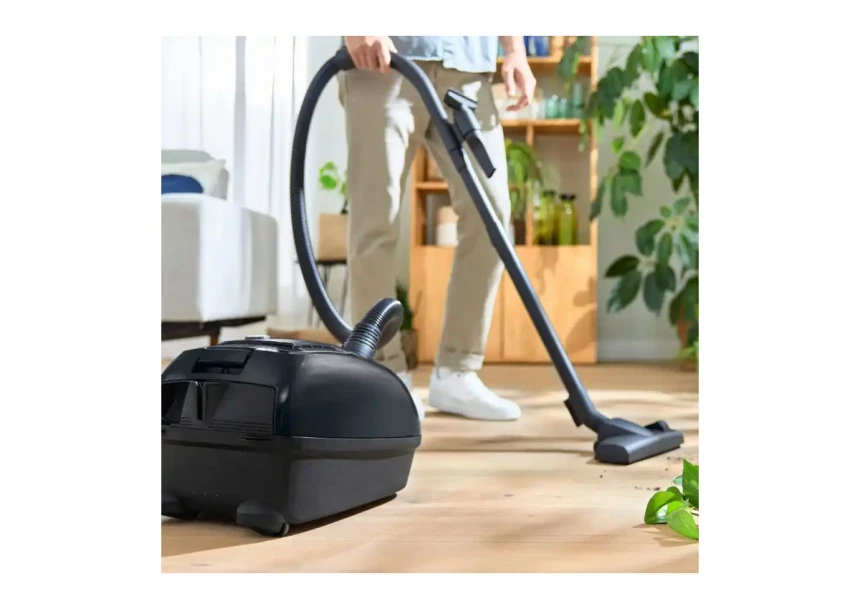 Usisivač Bosch BGB38BA1/snaga 600W/sa kesom/crni